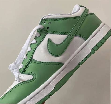 nike dunk low green glow herren|forest green dunks low.